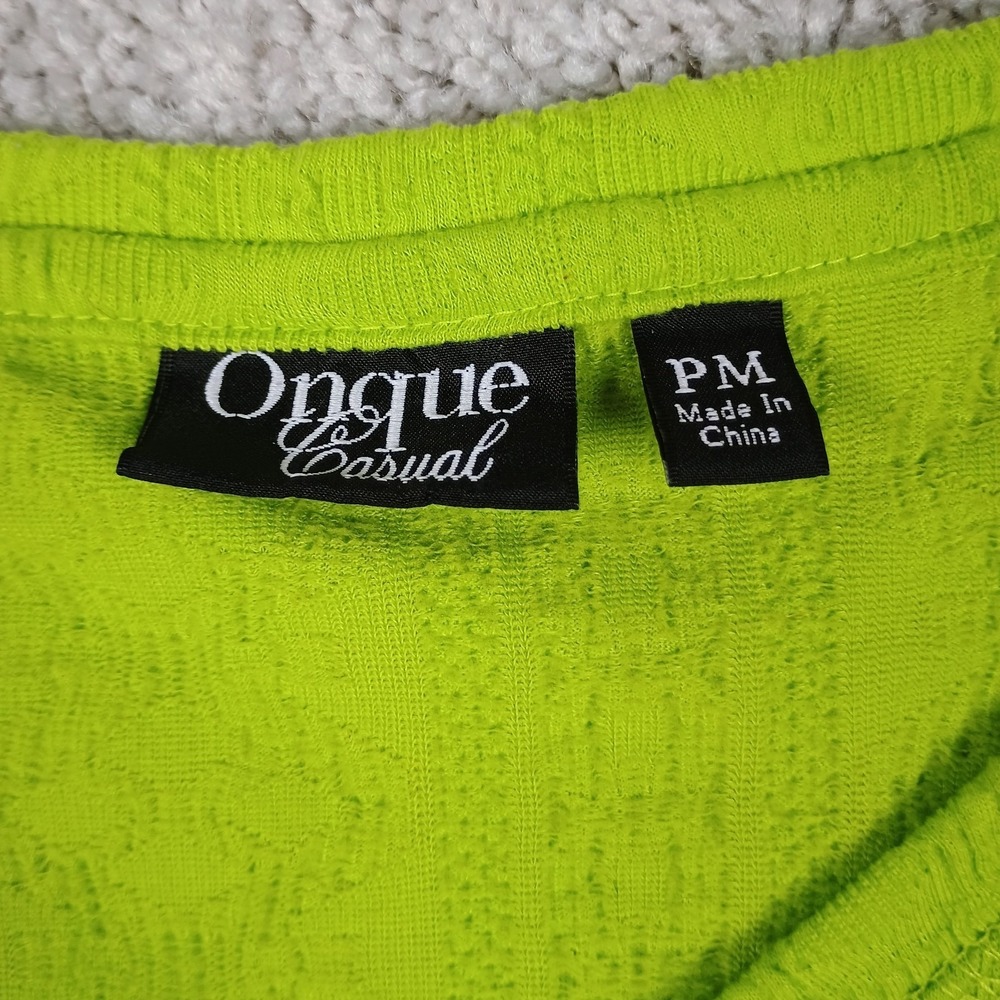 Onque Casual Short Sleeve Ribbed Knit Shirt V-Neck & Side Hem Buttons Green - Picture 7 of 8